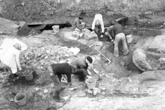 Batsford Furnace, excavating the phase 2 furnace: photo B. Herbert