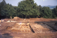 General view of excavation. Bath house left and timber buildung right: photo A. Meades