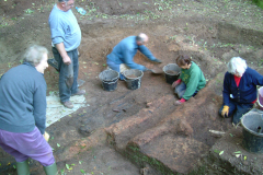 Little Furnace Wood, Oct 2005, Excavating the ore roasting pit: photo J. Hodgkinson