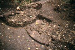 Ancillary building, raised hearth 1989: photo R. Barnes