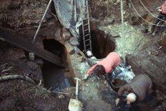 Excavating the gun casting pit and wheelpit: photo D. Meades